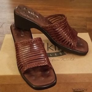 Walking Cradles Kyra sandals  - 9 Narrow